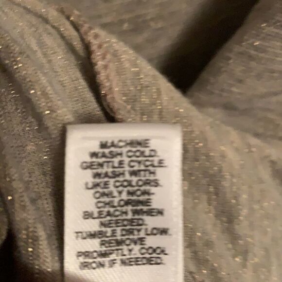 Women’s Cato XL short sleeve tan blouse with gold. - Picture 7 of 9